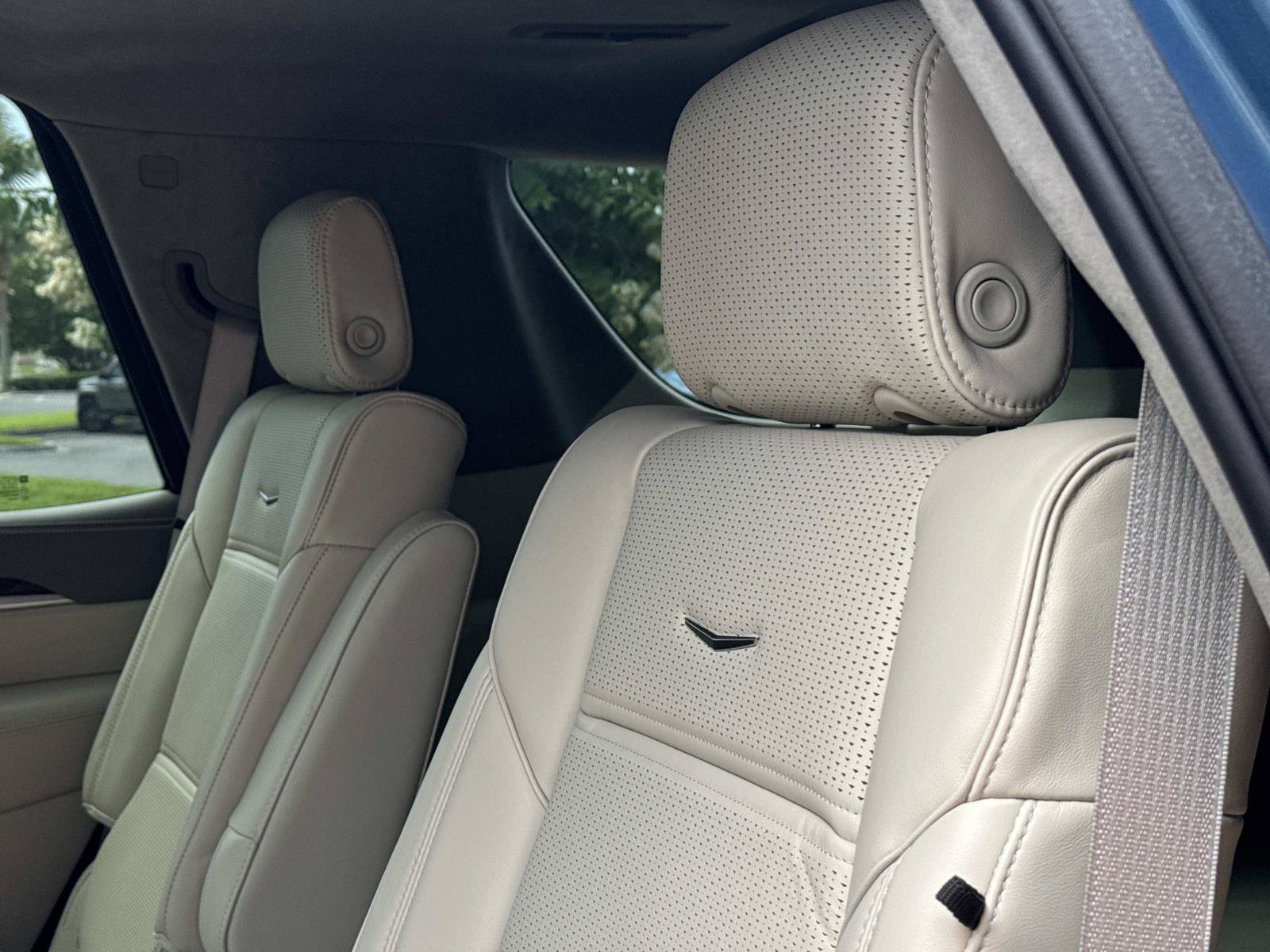 Used 2025 Cadillac Escalade Sport Platinum AWD/4WD image 18