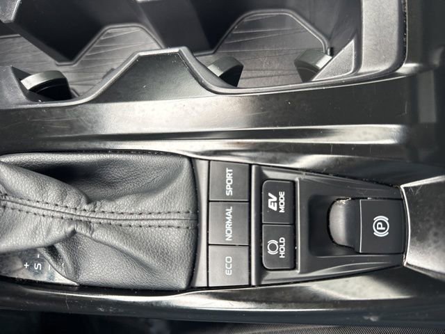 Used 2025 Toyota Camry LE FWD image 33