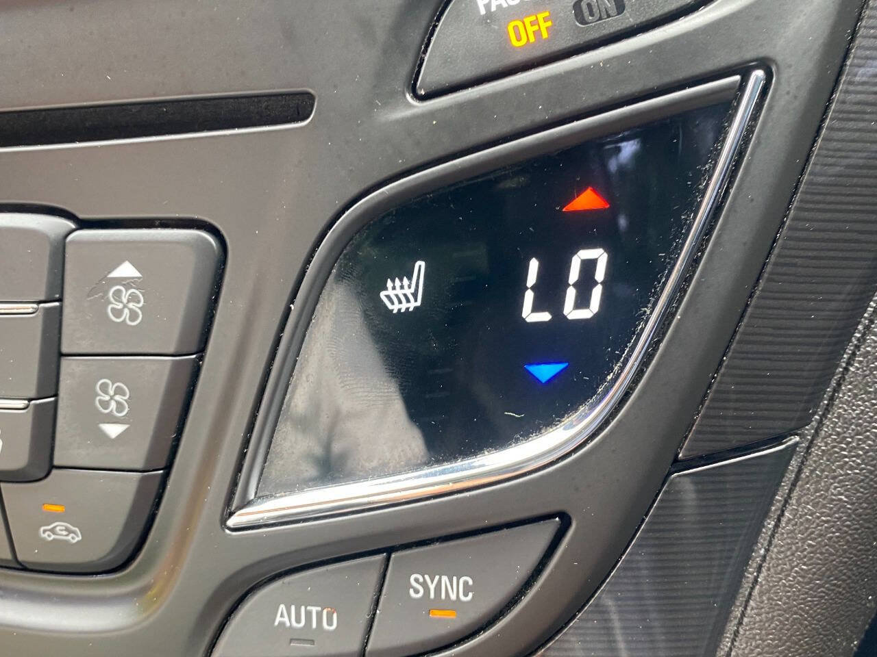 Used 2017 Buick Regal Sport Touring FWD image 34