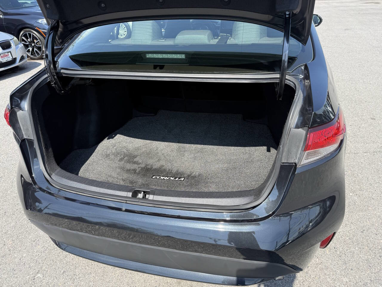 Used 2021 Toyota Corolla LE w/ Carpet Mat Package (TMS) FWD image 24
