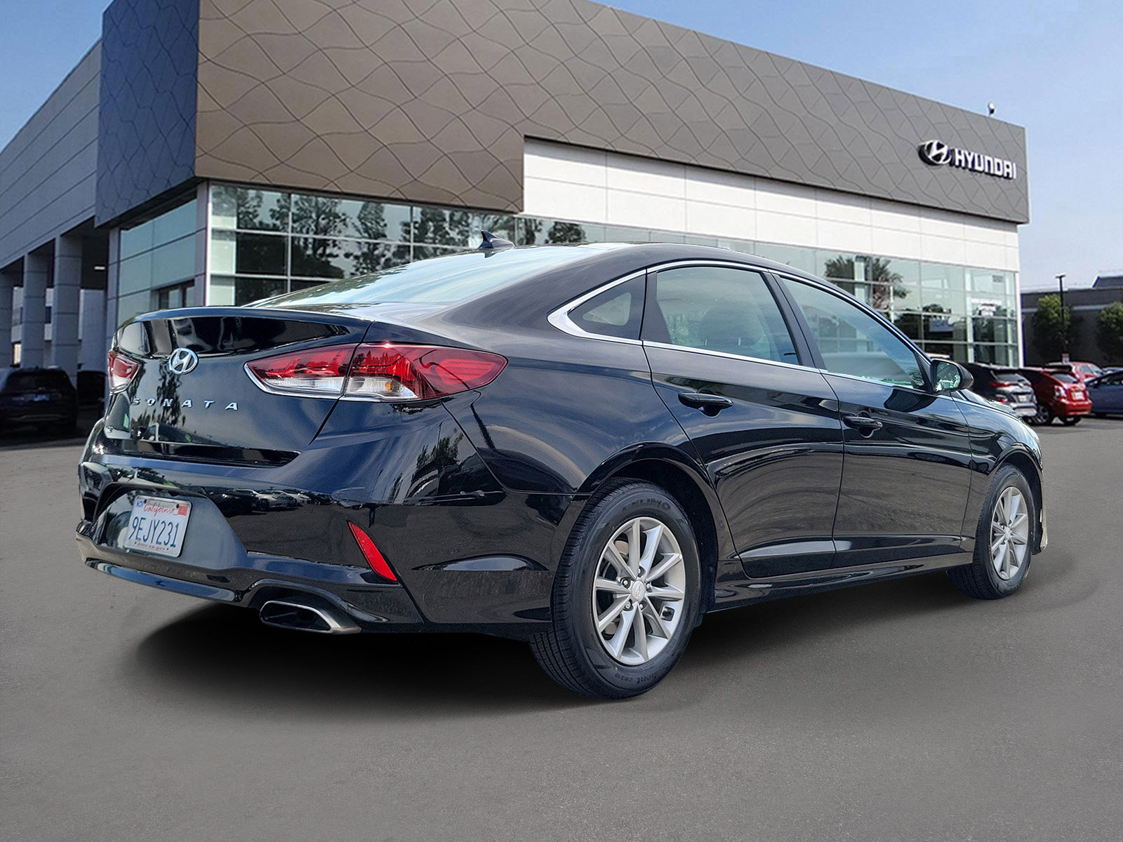 Used 2019 Hyundai Sonata SE image 2