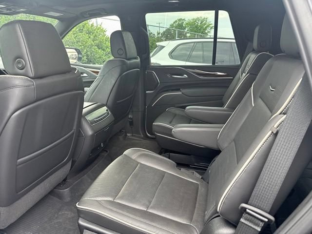 Used 2023 Cadillac Escalade Premium Luxury AWD/4WD image 14