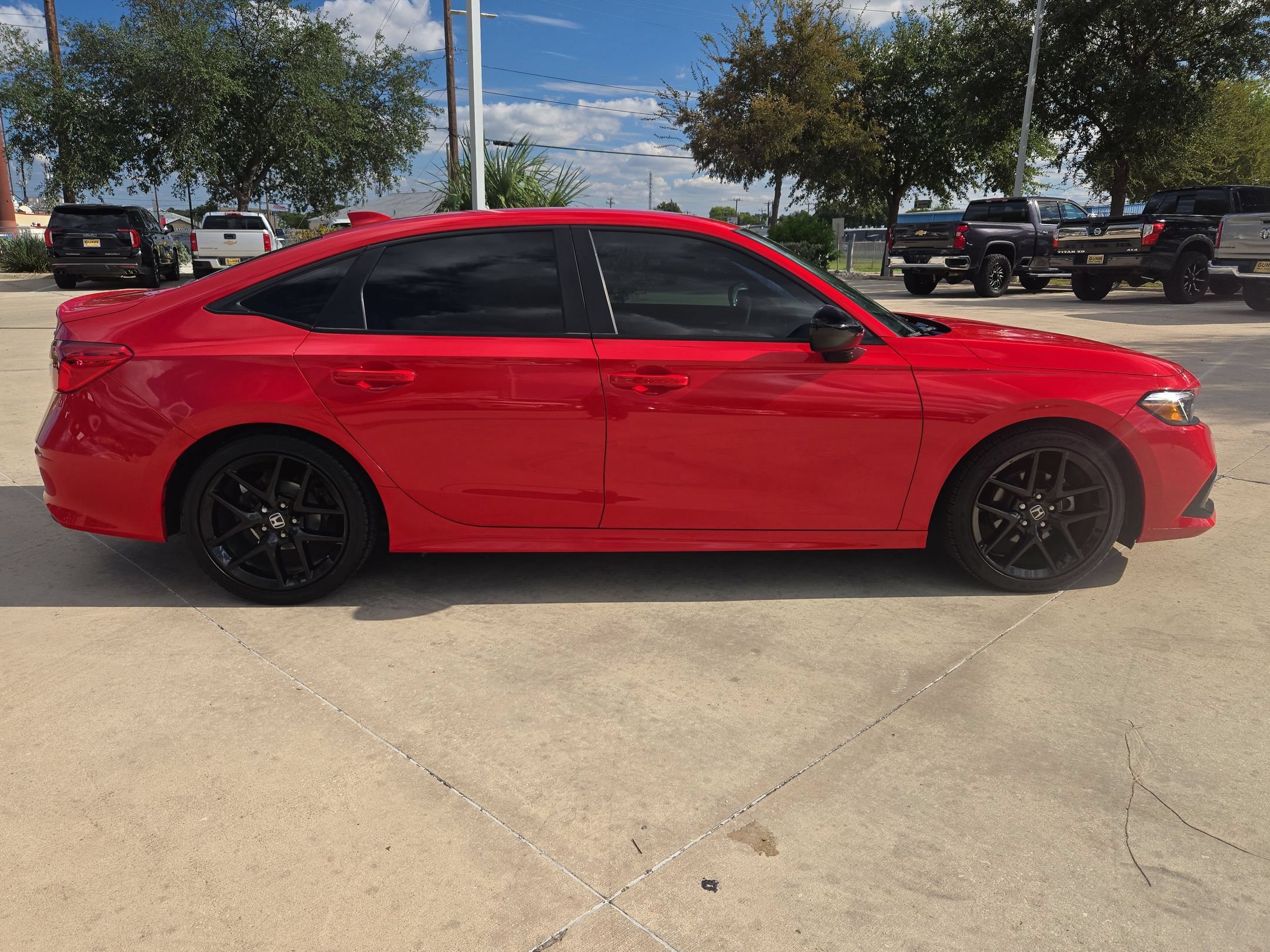 Used 2024 Honda Civic Sport image 2