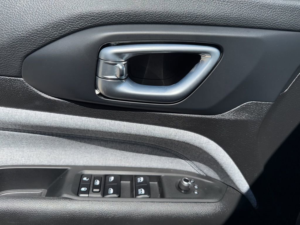 Used 2023 Jeep Compass Latitude w/ Convenience Group image 17