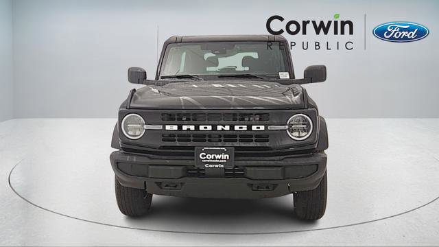 New 2025 Ford Bronco 2-Door image 2