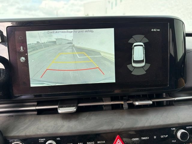 Used 2024 Kia Carnival EX FWD image 8