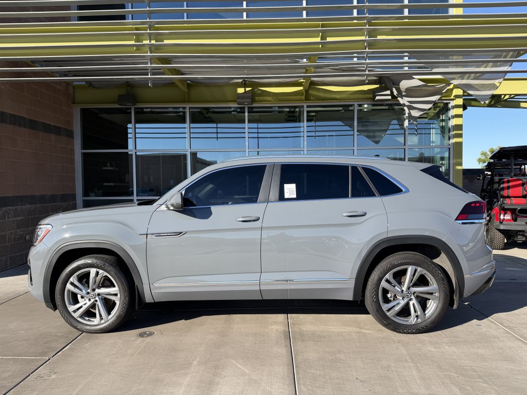Used 2024 Volkswagen Atlas Cross Sport SEL R-Line w/ Adventure Package AWD/4WD image 7