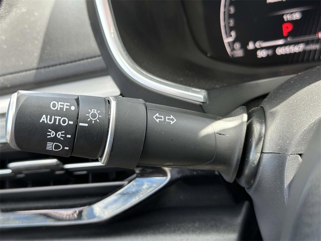 Certified 2025 Acura MDX w/ Technology Package image 17