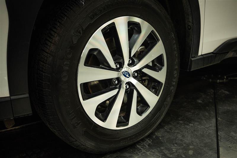 Used 2023 Subaru Outback Premium AWD/4WD image 3