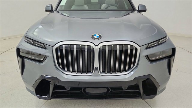 Used 2023 BMW X7 xDrive40i w/ M Sport Package image 8