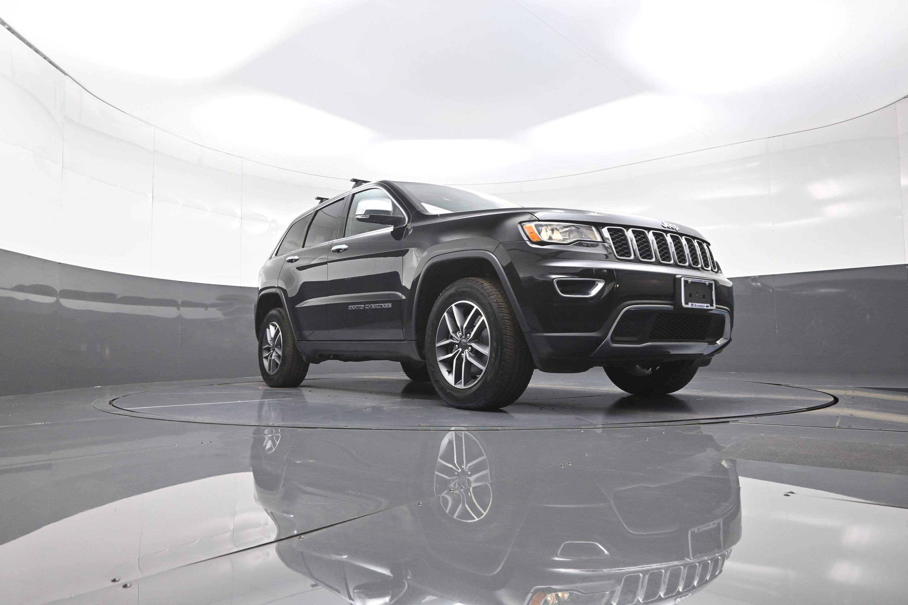 Used 2021 Jeep Grand Cherokee Limited w/ Trailer Tow Group IV image 9