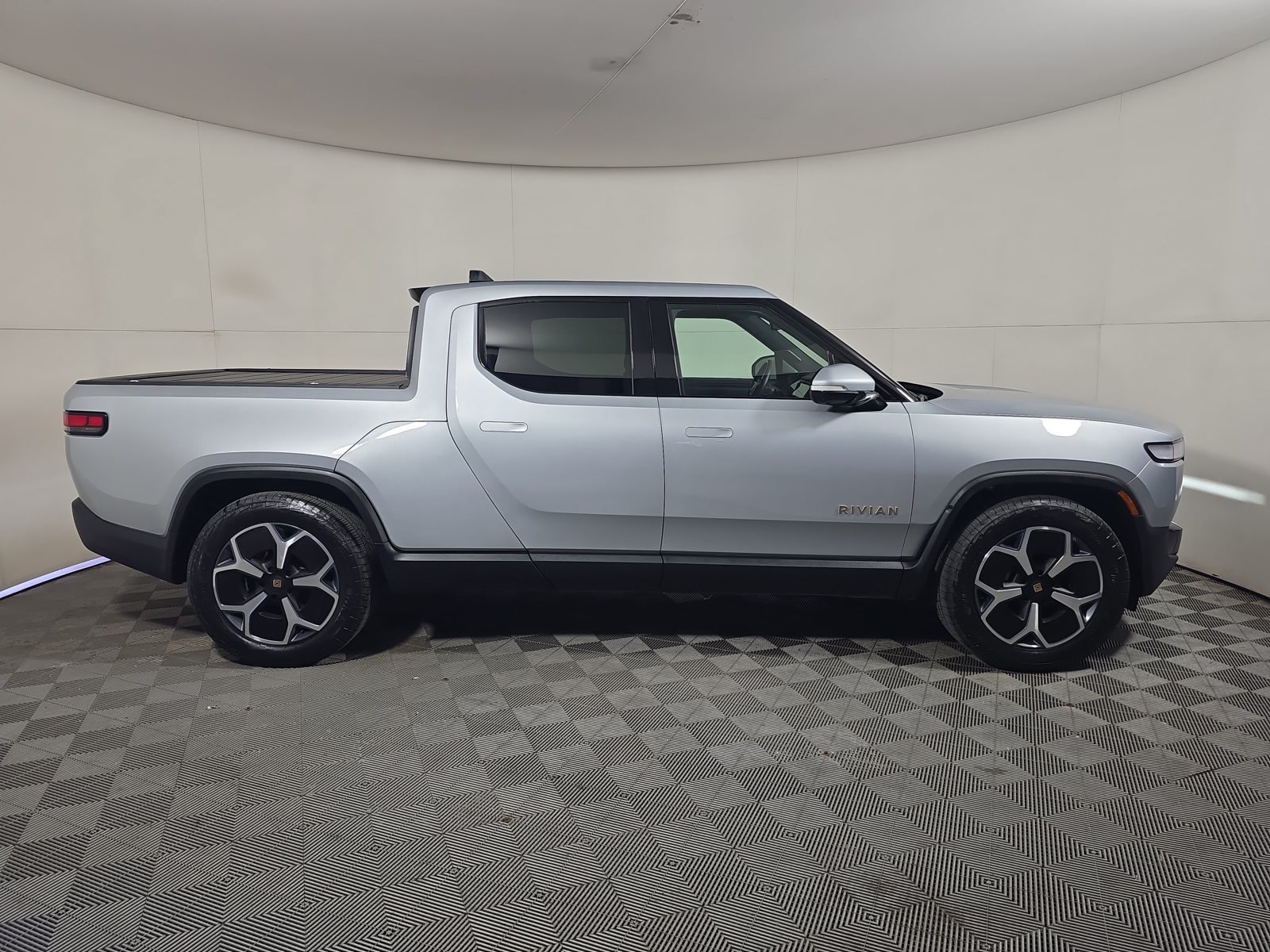 Used 2024 Rivian R1T Adventure Quad AWD/4WD image 6