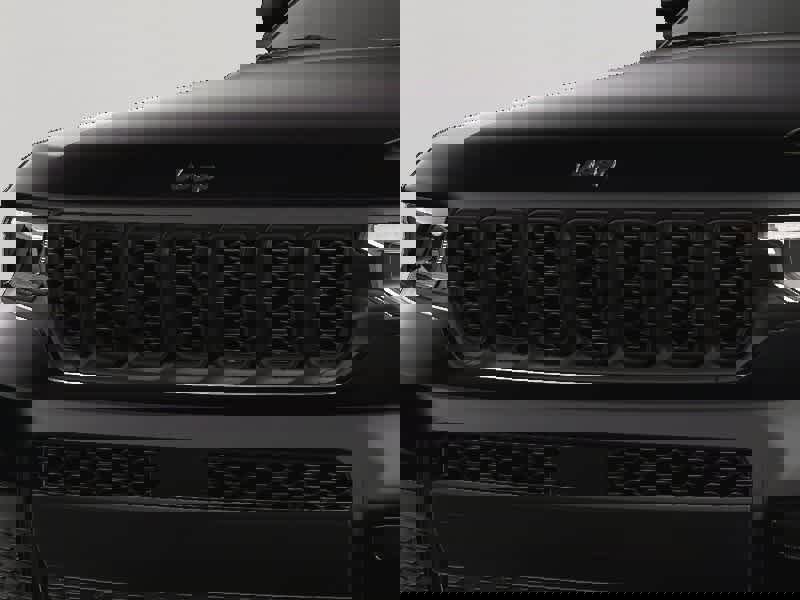 New 2025 Jeep Grand Cherokee L Altitude image 14