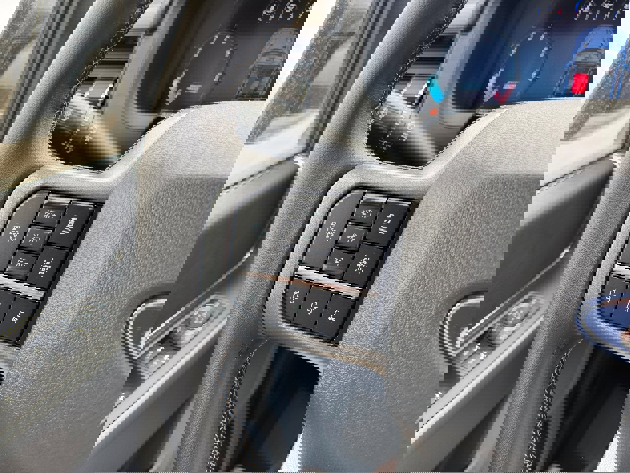 New 2025 Ford F150 XLT w/ Equipment Group 302A MID image 27