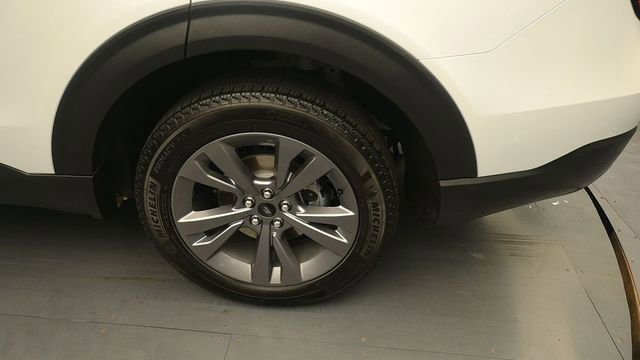 Certified 2025 Ford Explorer Active w/ Active Comfort Package AWD/4WD image 9