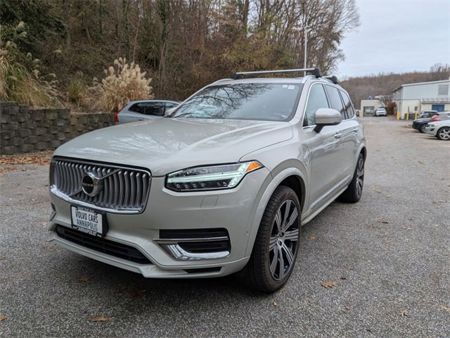 Certified 2022 Volvo XC90 T8 Inscription w/ Lounge Package image 3