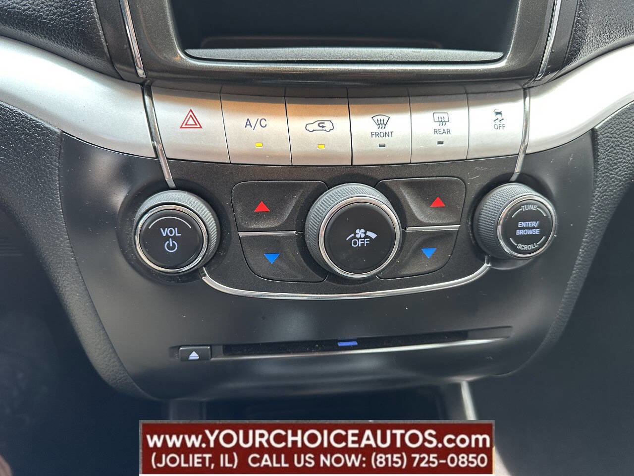 Used 2020 Dodge Journey SE image 41