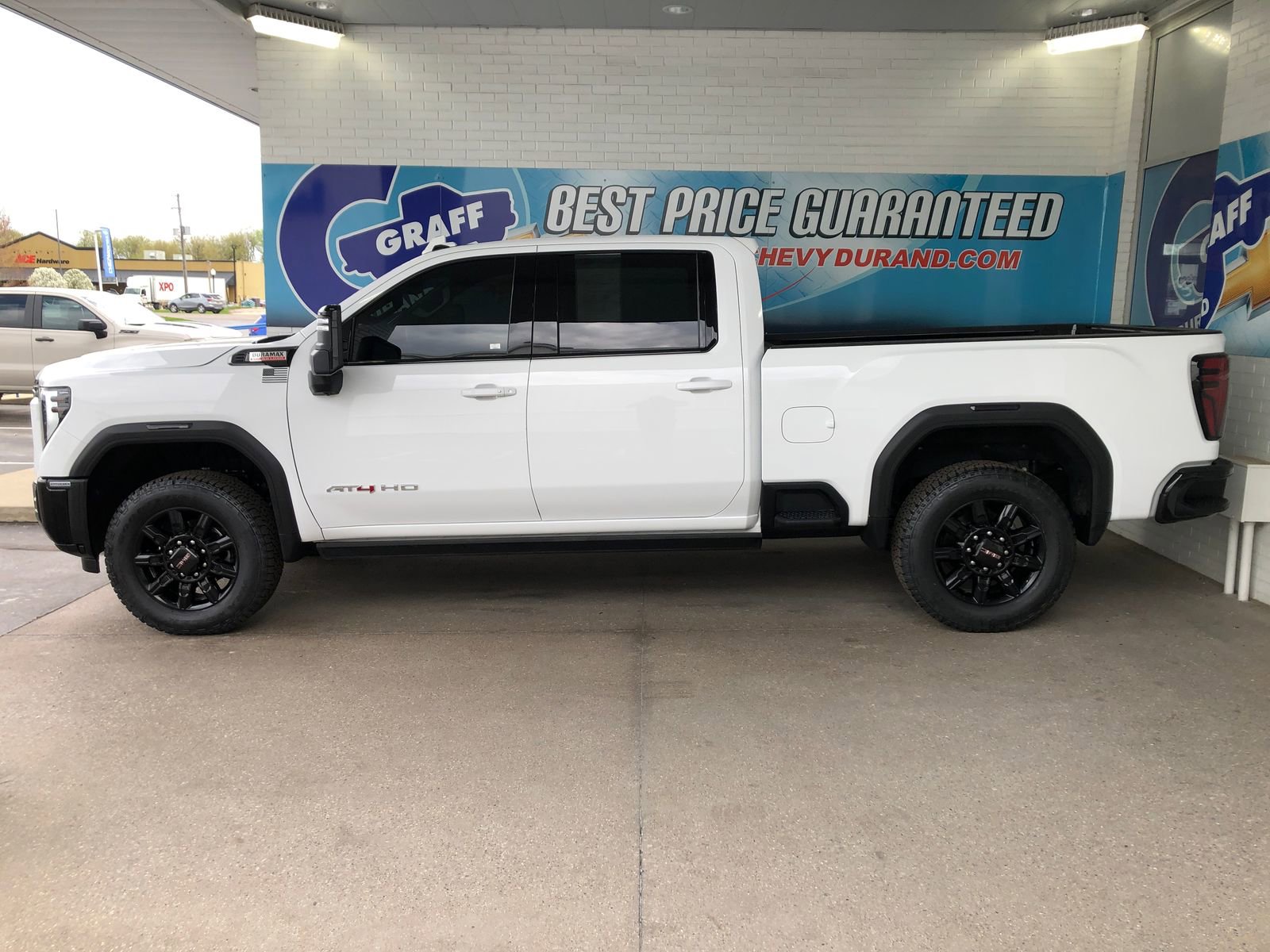 Used 2025 GMC Sierra 3500 AT4 w/ AT4 Premium Plus Package AWD/4WD image 5