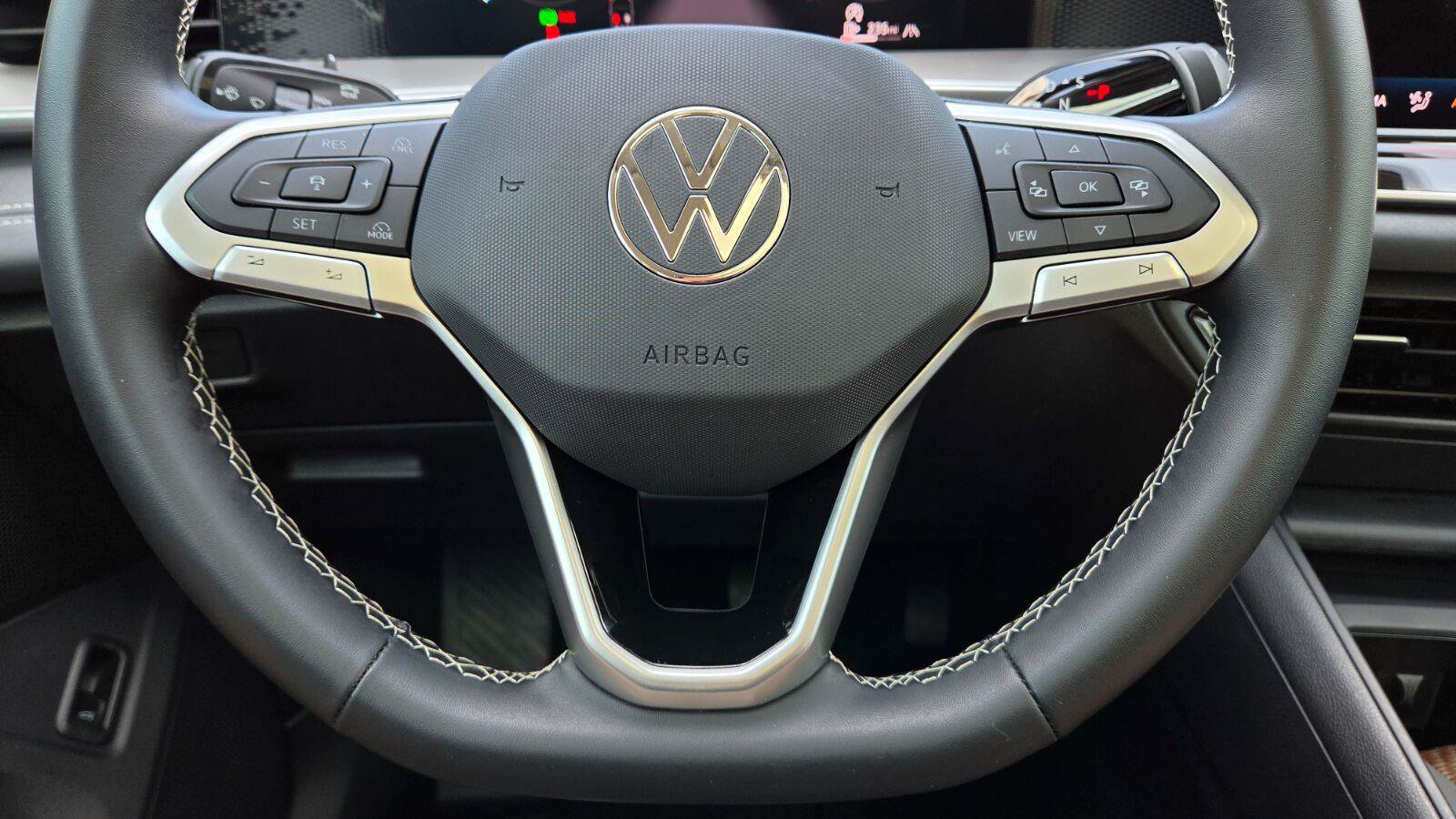 Certified 2026 Volkswagen Tiguan SE AWD/4WD image 23