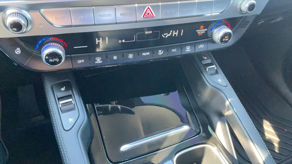 Used 2024 Kia Telluride EX w/ EX Captain's Chair Package image 25