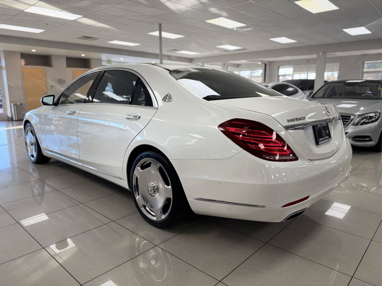Used 2017 Mercedes-Benz S 550 Sedan image 7