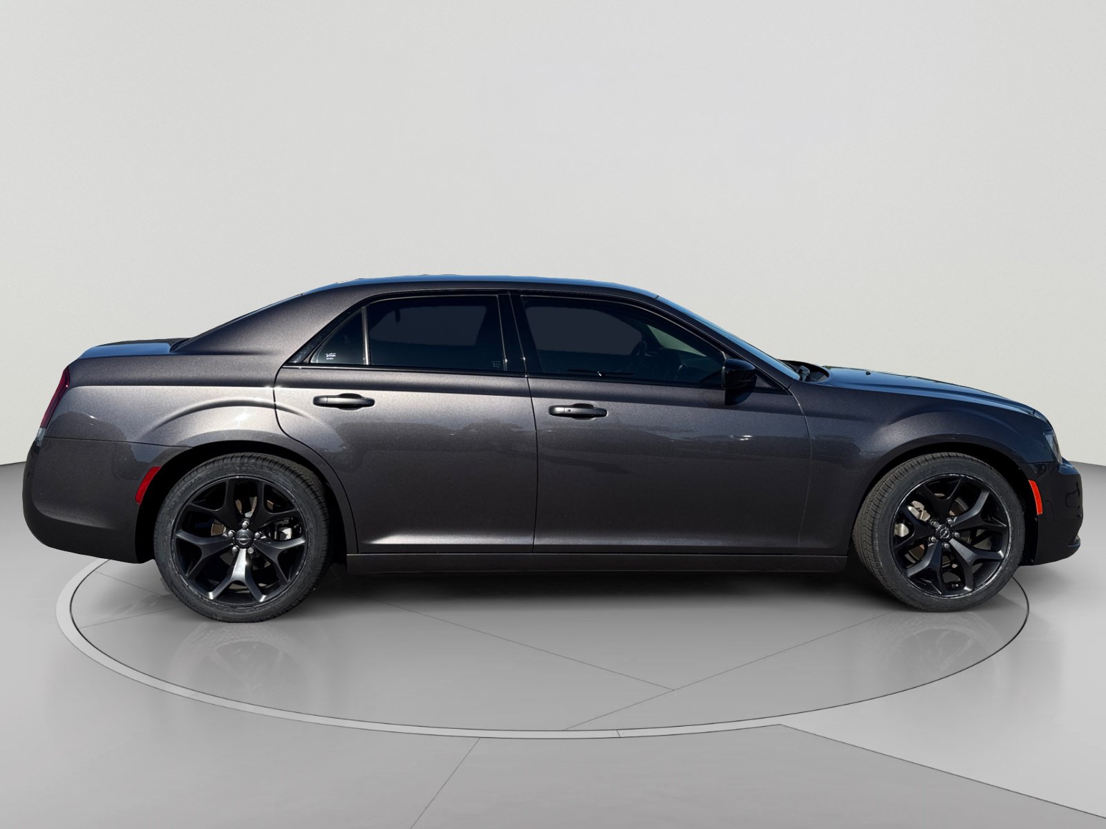 Used 2021 Chrysler 300 Touring w/ Sport Appearance Package RWD image 6
