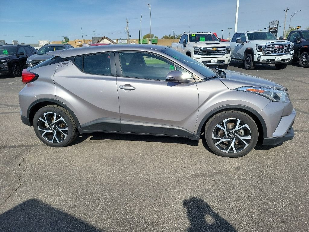Used 2018 Toyota C-HR XLE FWD image 4