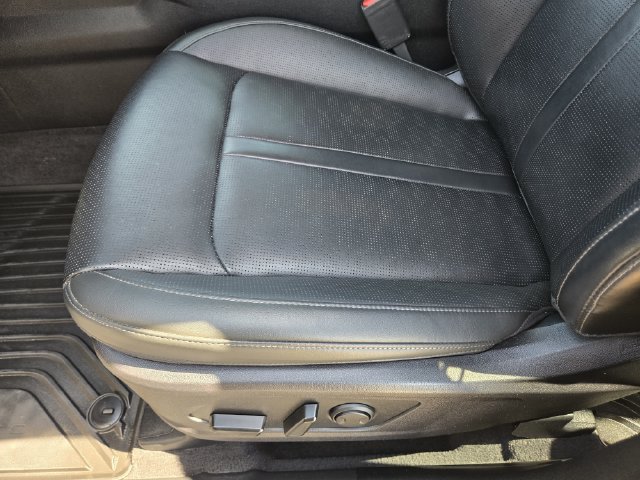 Used 2024 Kia Sorento SX AWD/4WD image 23