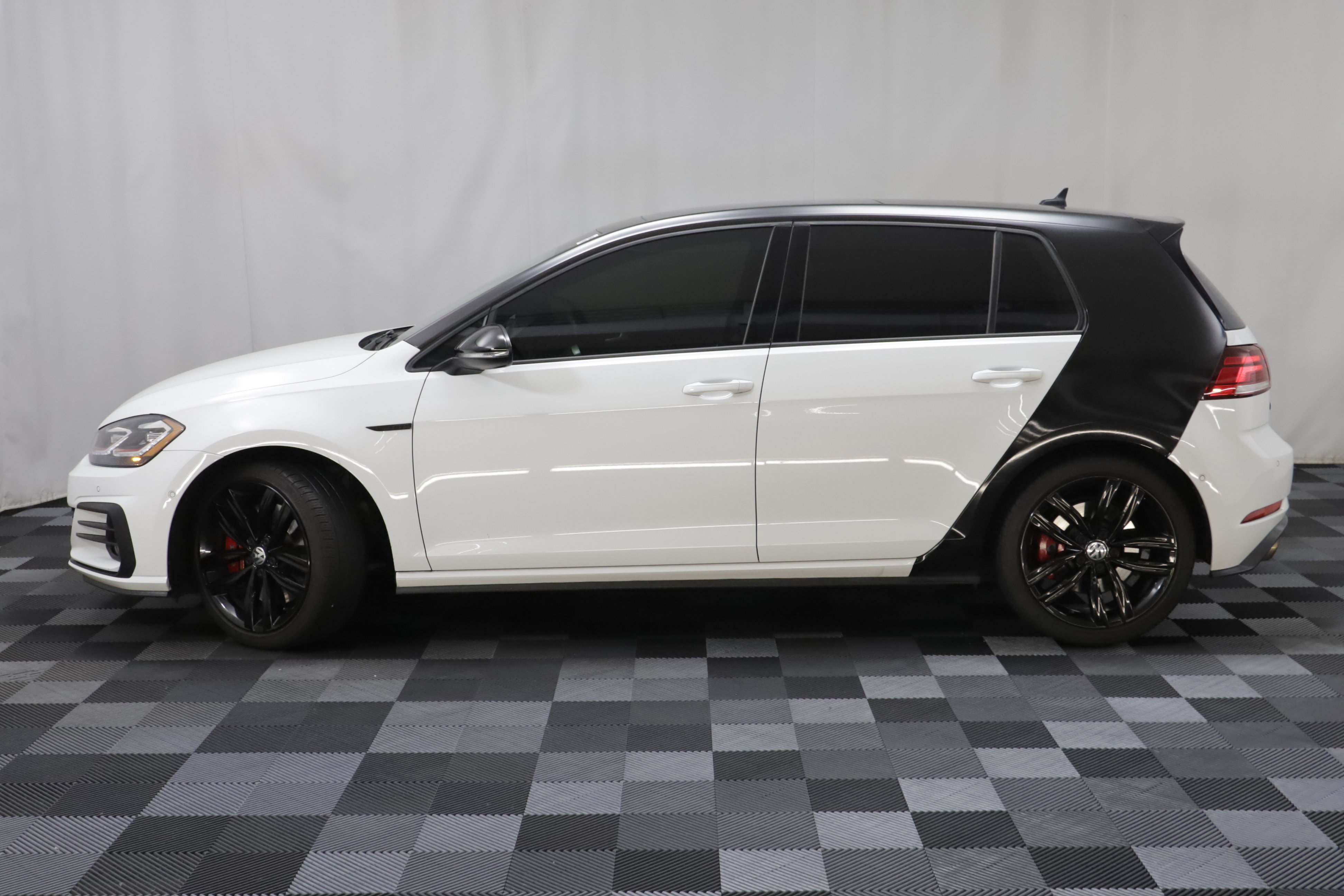 Used 2020 Volkswagen GTI Autobahn FWD image 4