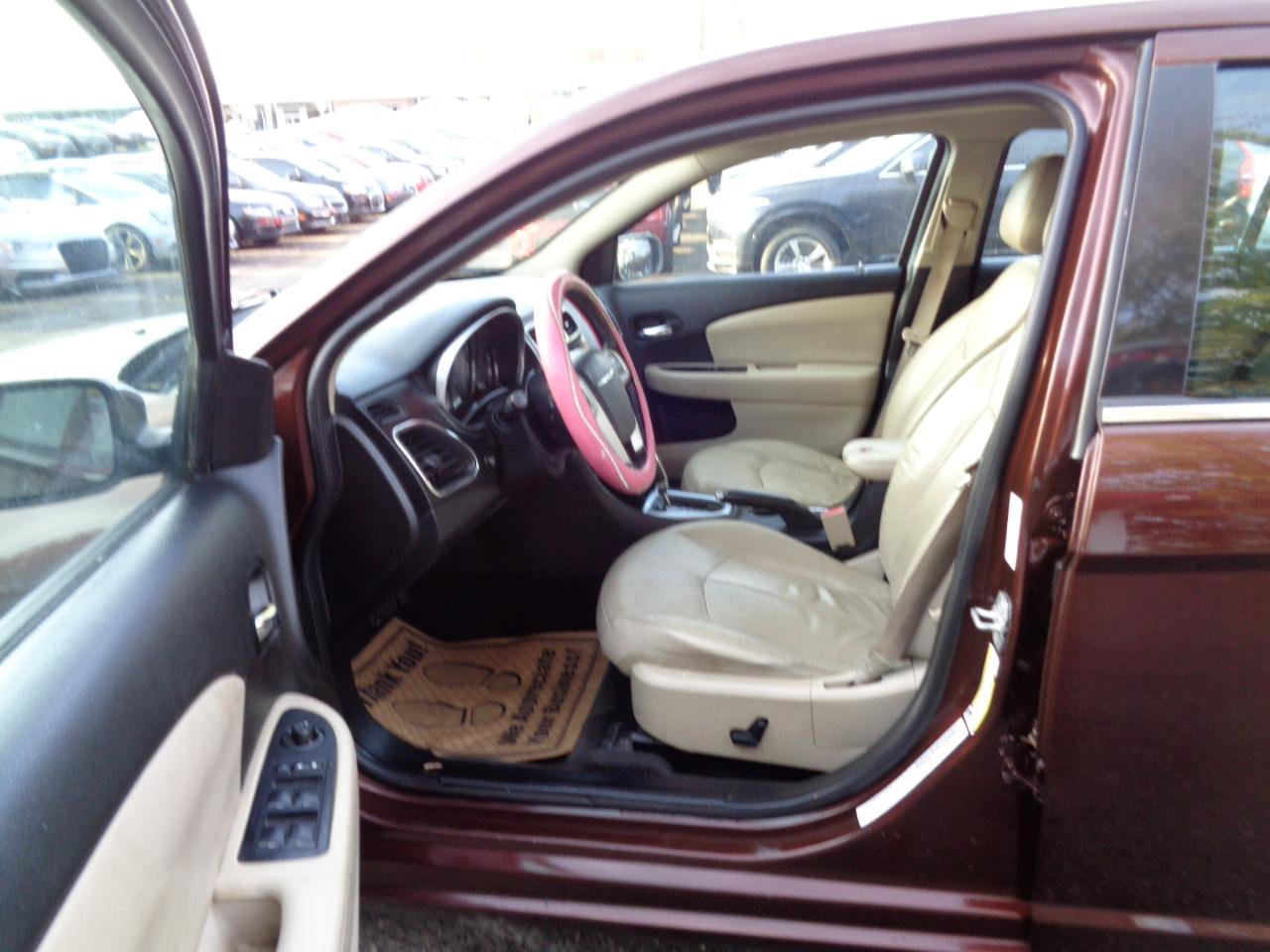 Used 2012 Chrysler 200 Limited image 12