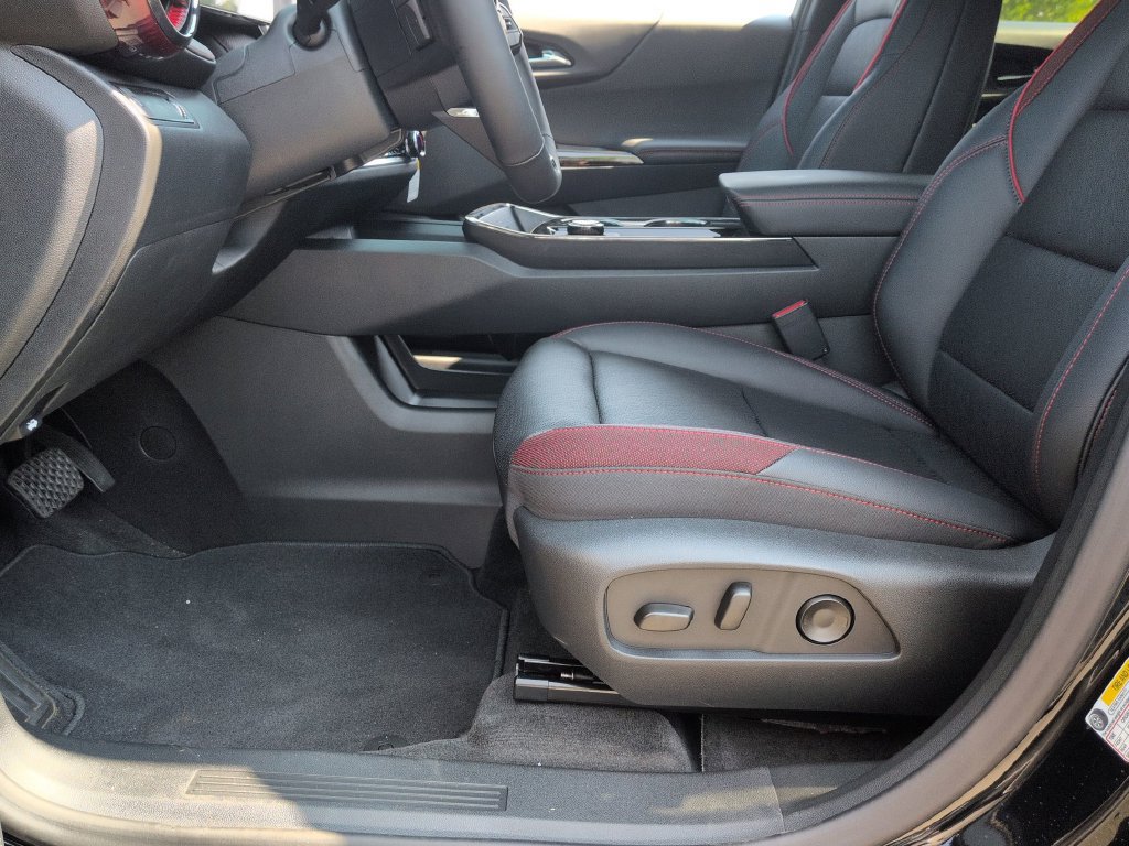 New 2027 Chevrolet Equinox RS w/ Safety and Technology Package AWD/4WD image 10