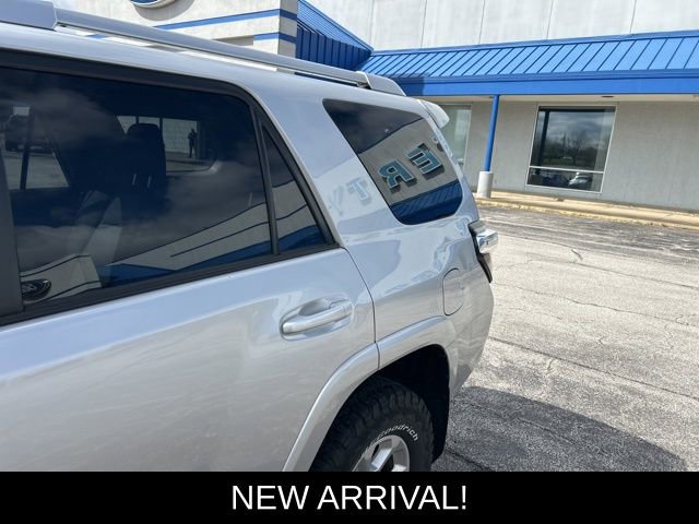 Used 2017 Toyota 4Runner SR5 Premium image 3