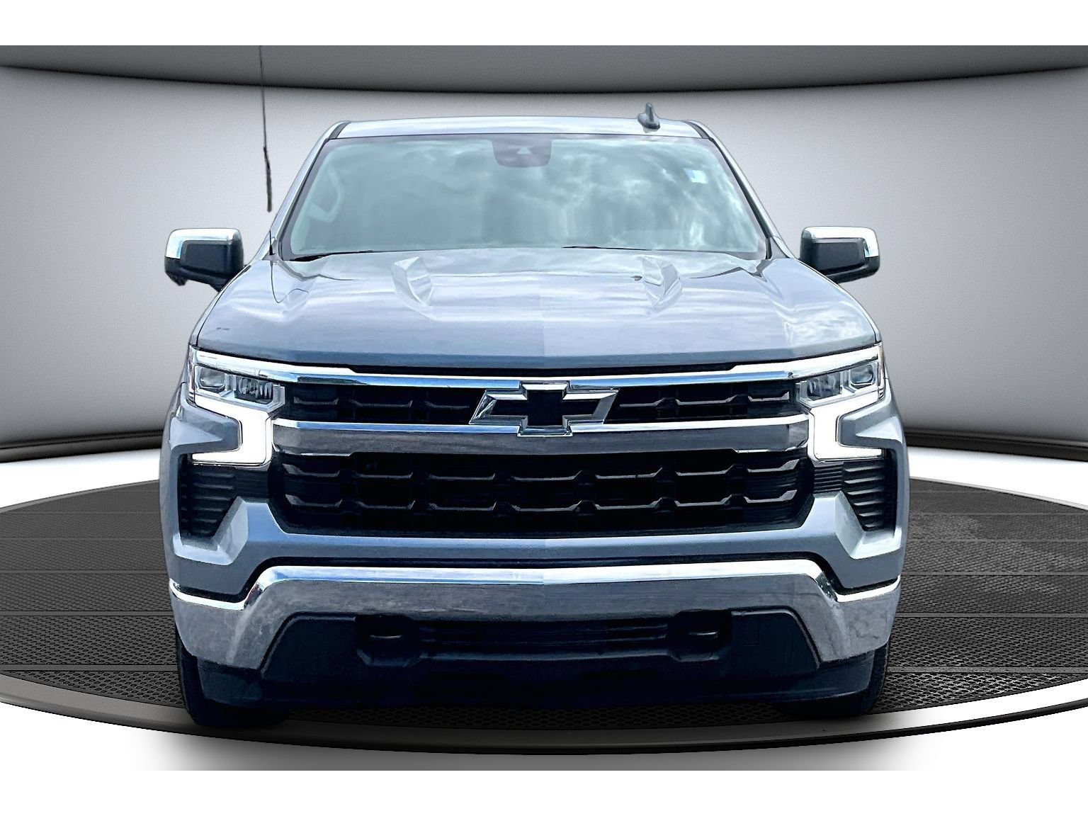Used 2024 Chevrolet Silverado 1500 LT AWD/4WD image 4