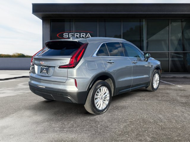 Used 2024 Cadillac XT4 Luxury w/ Cold Weather Package AWD/4WD image 5