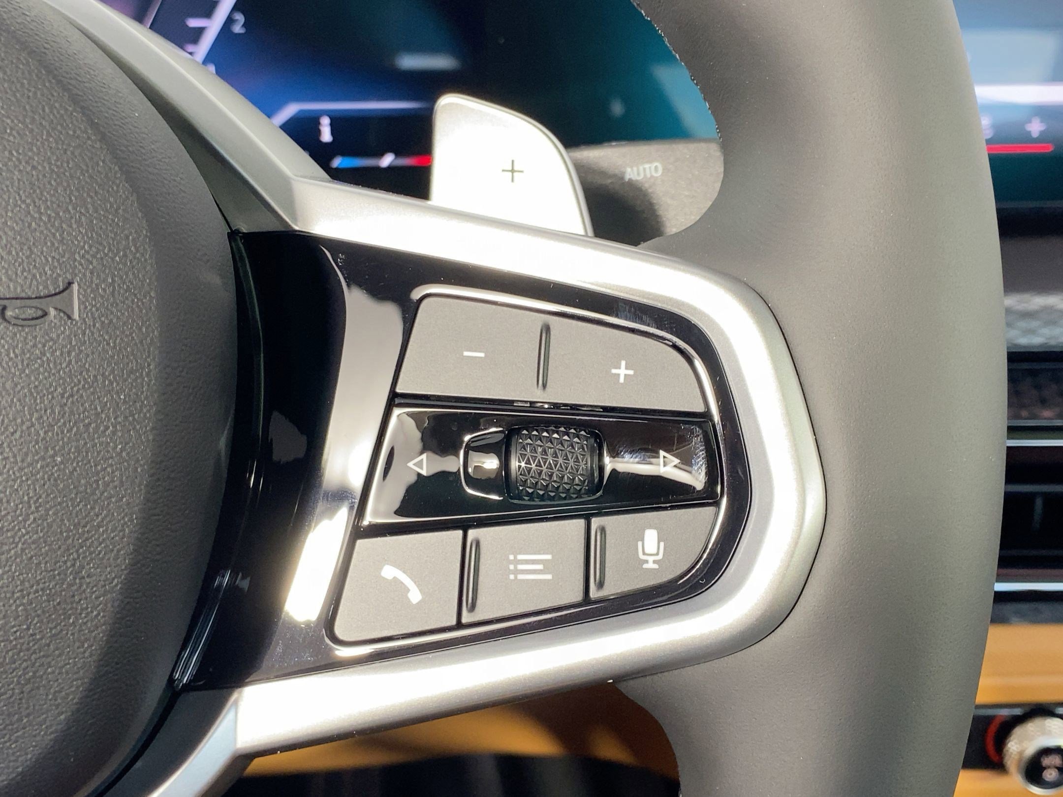 Used 2026 BMW 330i Sedan w/ M Sport Package image 25