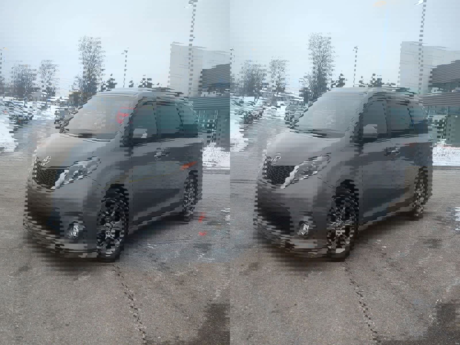 Used 2015 Toyota Sienna SE Premium