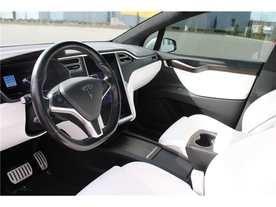 Used 2016 Tesla Model X 90D image 9