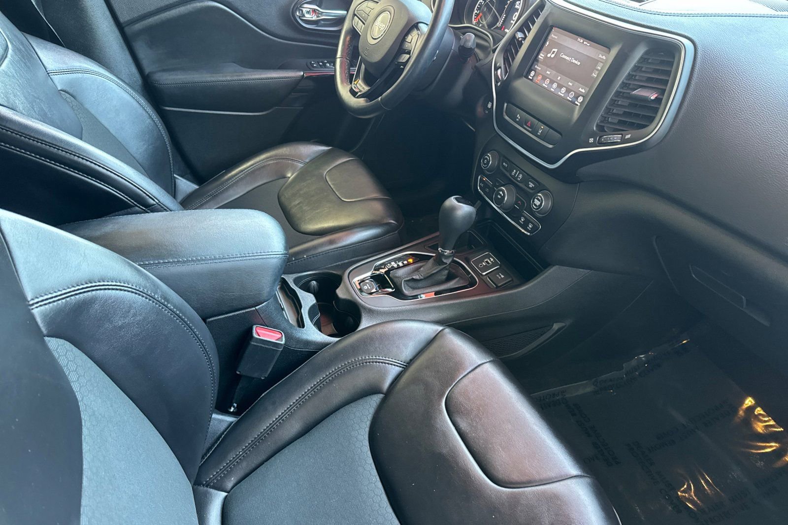 Used 2021 Jeep Cherokee Latitude Plus FWD image 21