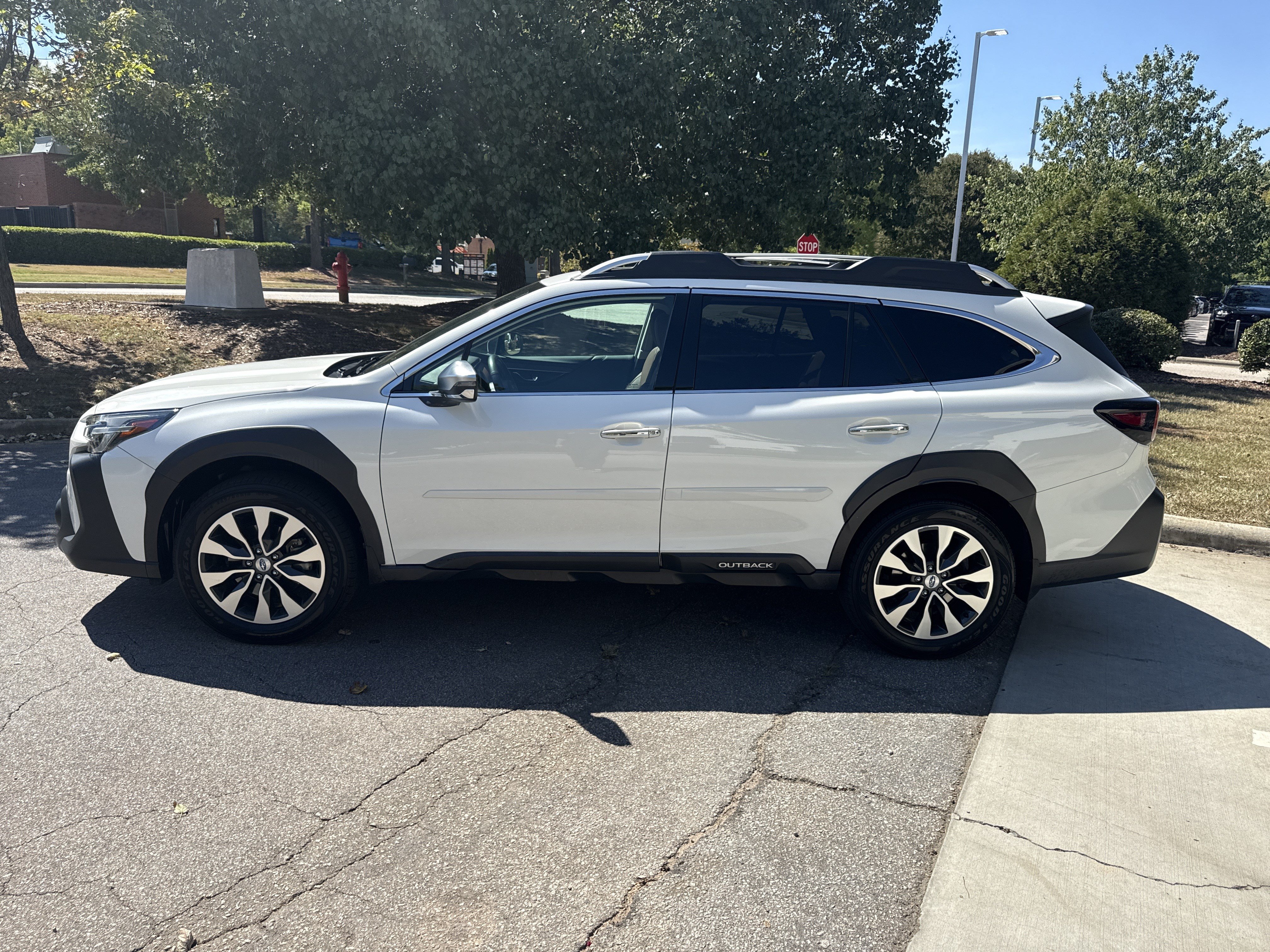 Used 2023 Subaru Outback Touring XT AWD/4WD image 7