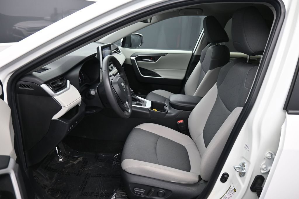 Used 2023 Toyota RAV4 XLE w/ XLE Grade Weather Package AWD/4WD image 18