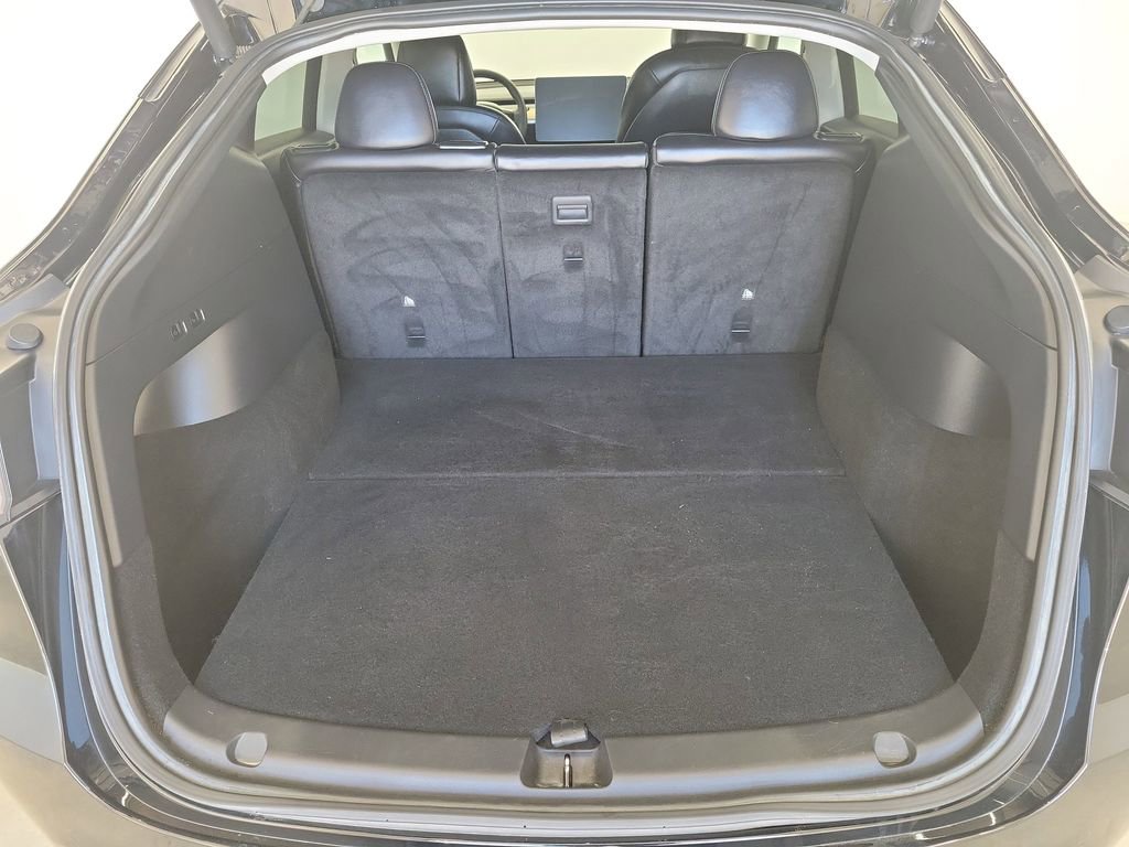 Used 2021 Tesla Model Y Long Range image 10