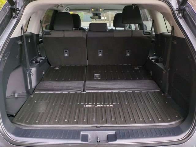 Used 2021 Toyota Highlander LE image 13