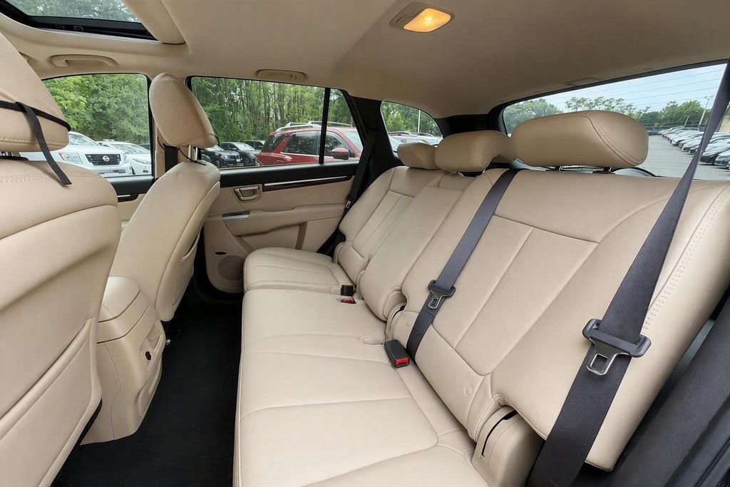 Used 2011 Hyundai Santa Fe Limited FWD image 3