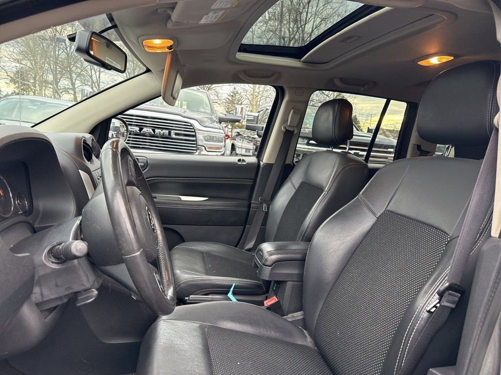 Used 2014 Jeep Compass Latitude w/ Sun/Sound Group image 8