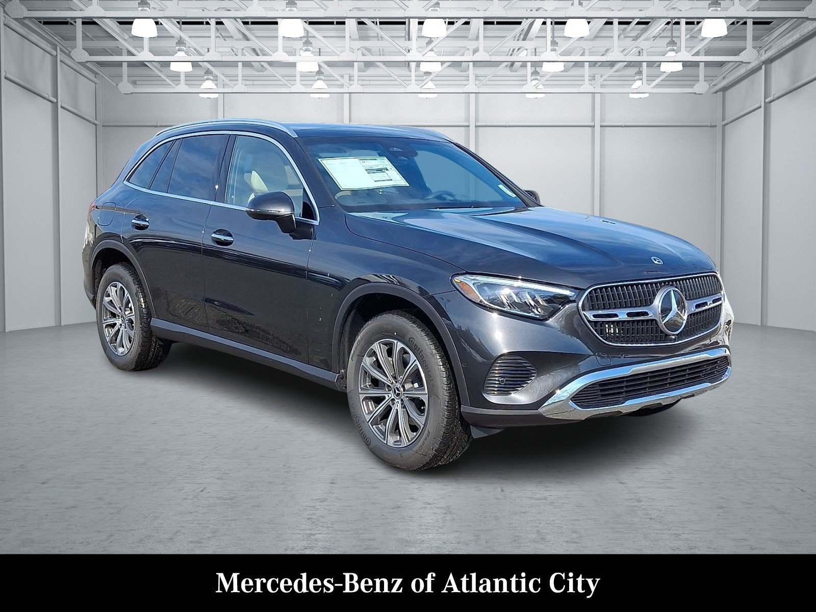 Used 2026 Mercedes-Benz GLC 300 4MATIC image 1