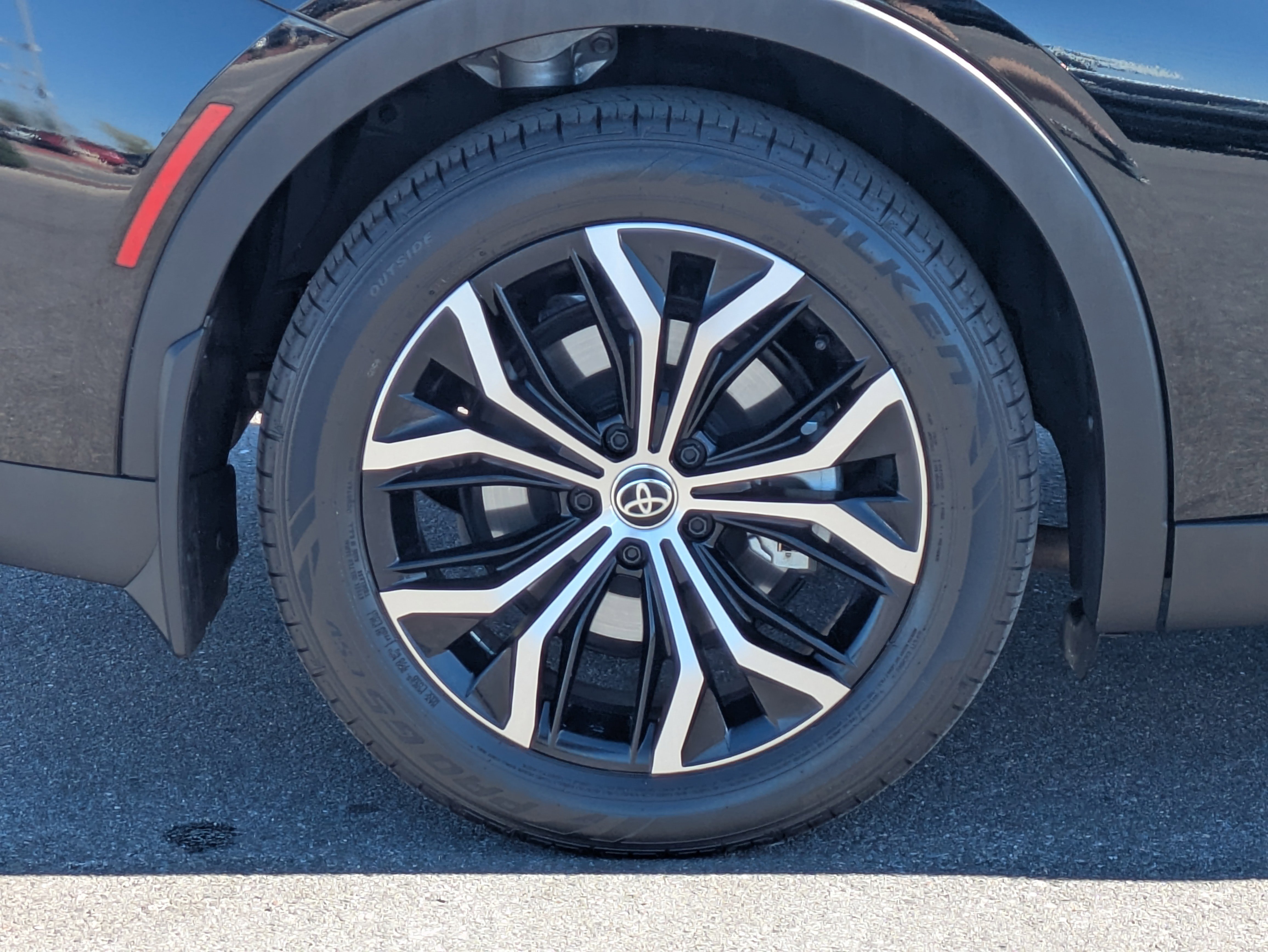 Used 2024 Toyota Crown XLE image 9