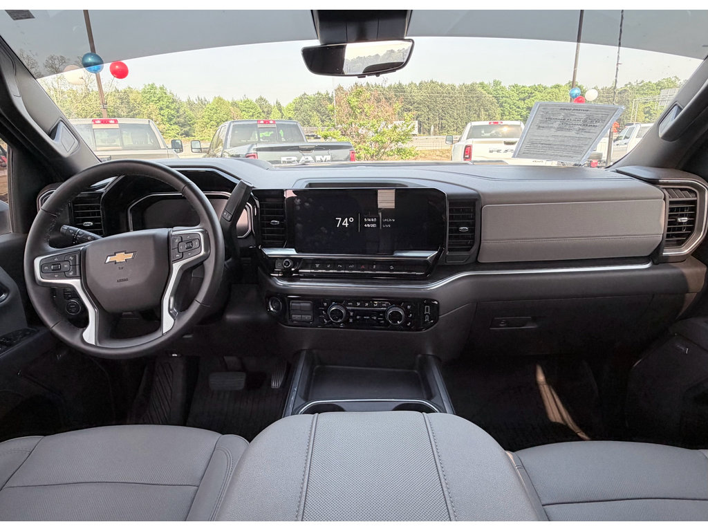 Used 2026 Chevrolet Silverado 2500 LTZ w/ LTZ Premium Package image 12