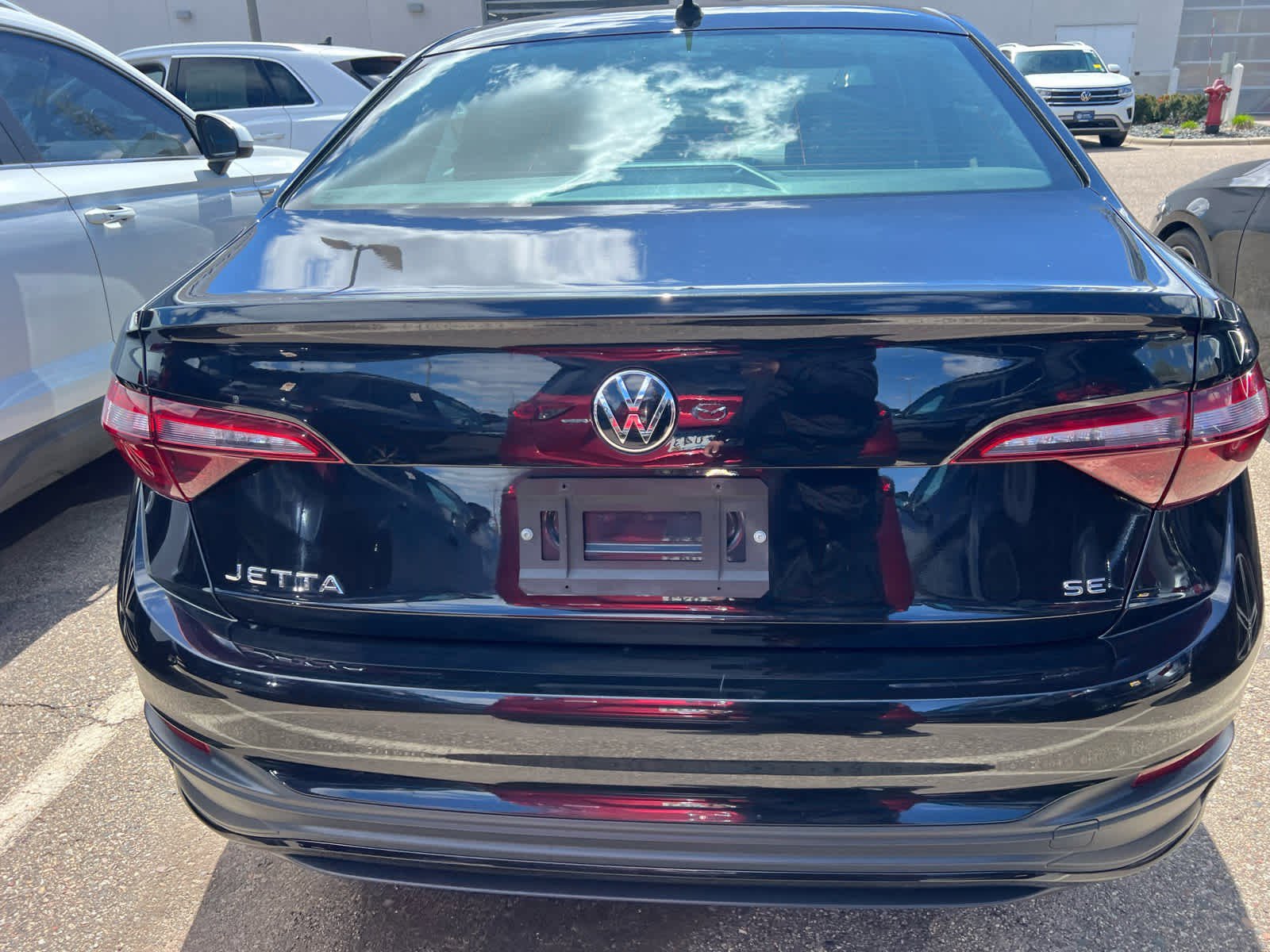 Used 2024 Volkswagen Jetta SE FWD image 7