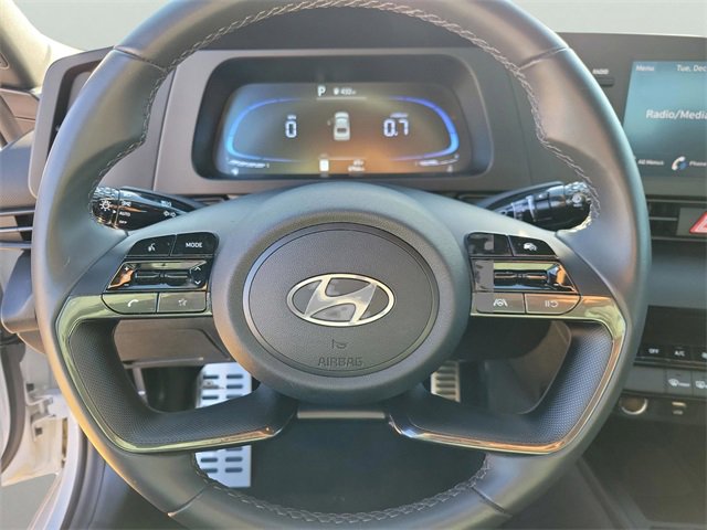 Used 2025 Hyundai Elantra Sport image 17