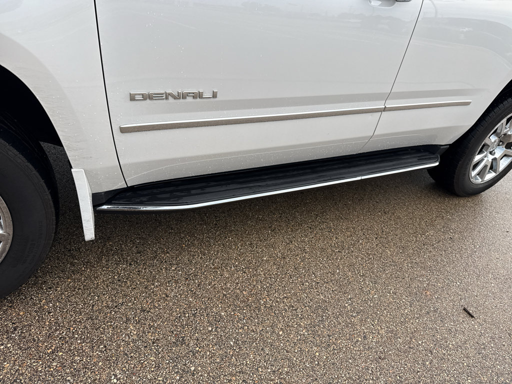 Used 2019 GMC Yukon Denali AWD/4WD image 9